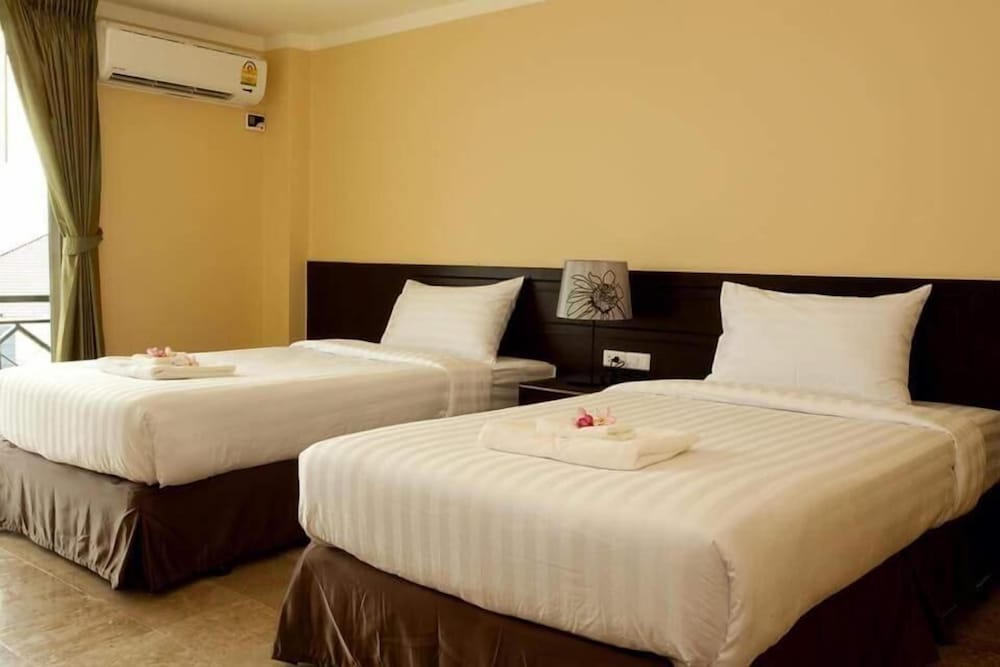 j and y lodge hotel