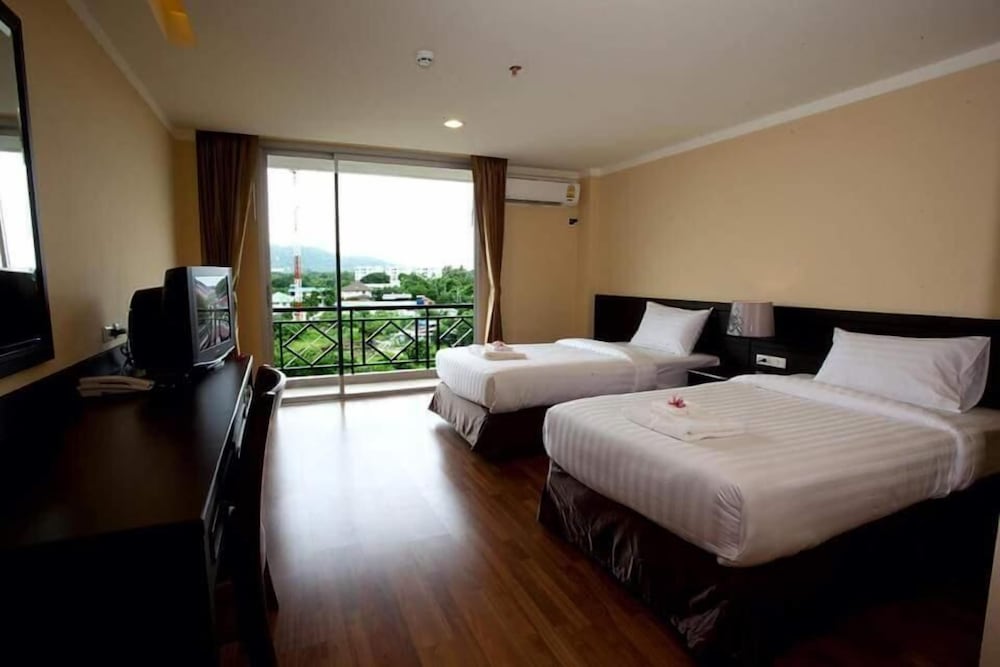 j and y lodge hotel