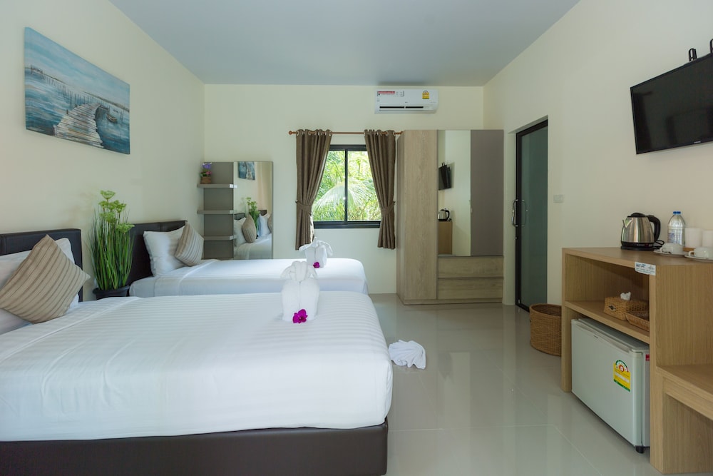 garden villa khaolak