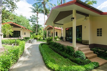 garden villa khaolak