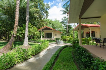 garden villa khaolak