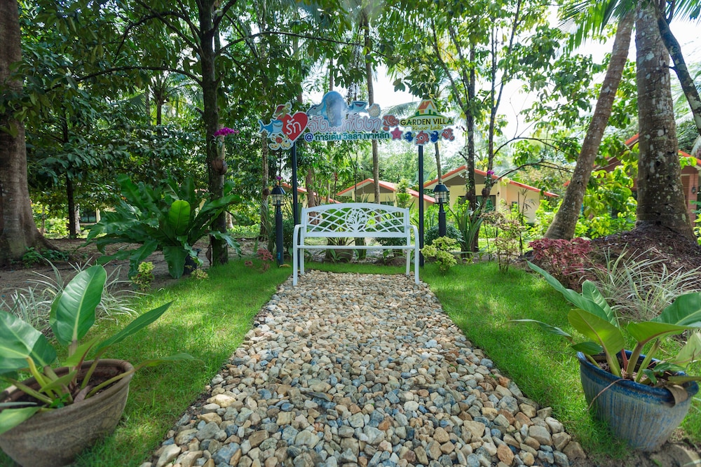 garden villa khaolak