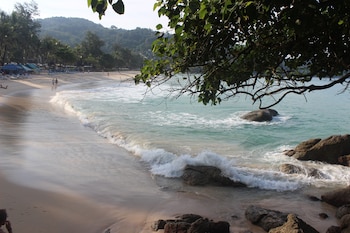 Freedom Kata,Karon Beach>>Karon,2.5 star