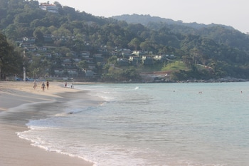 Freedom Kata,Karon Beach>>Karon,2.5 star