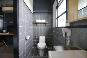 blu monkey hub and hotel suratthani