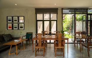 cherlock hotel
