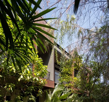 cherlock hotel