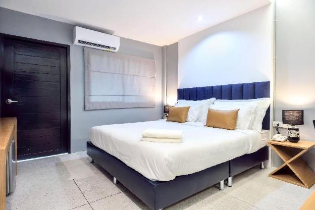 castle black bangkok hostel