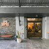 castle black bangkok hostel
