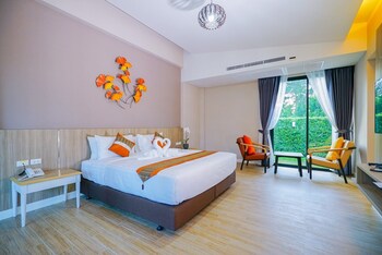 chatnipa beach resort by morseng