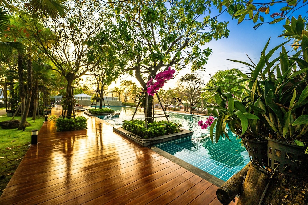 chatnipa beach resort by morseng