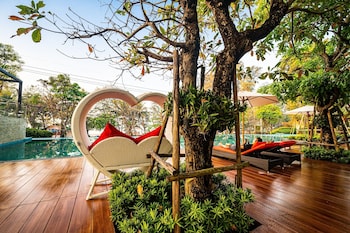 chatnipa beach resort by morseng