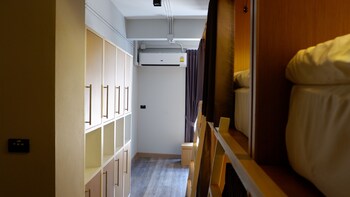 stay thapae hostel