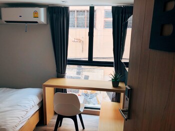 stay thapae hostel