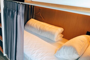 stay thapae hostel