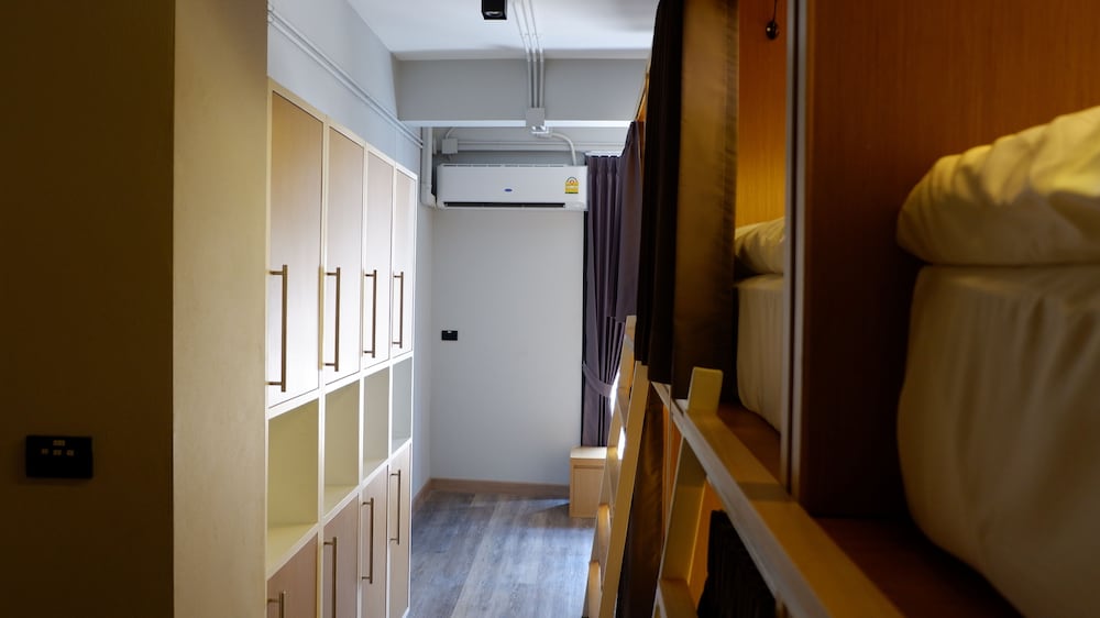stay thapae hostel