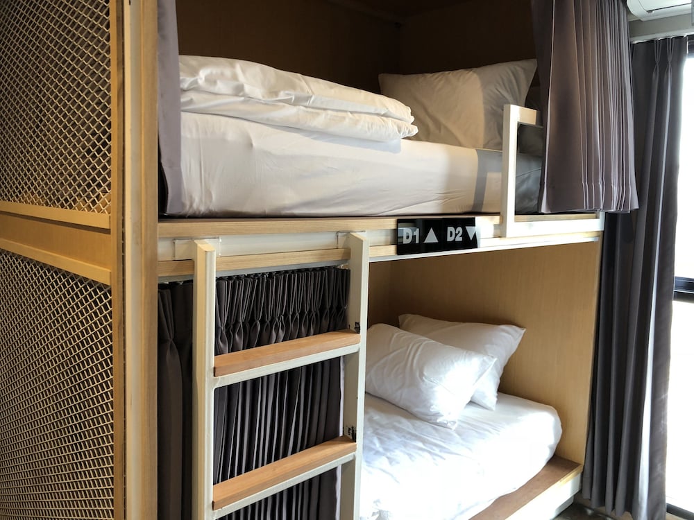 stay thapae hostel