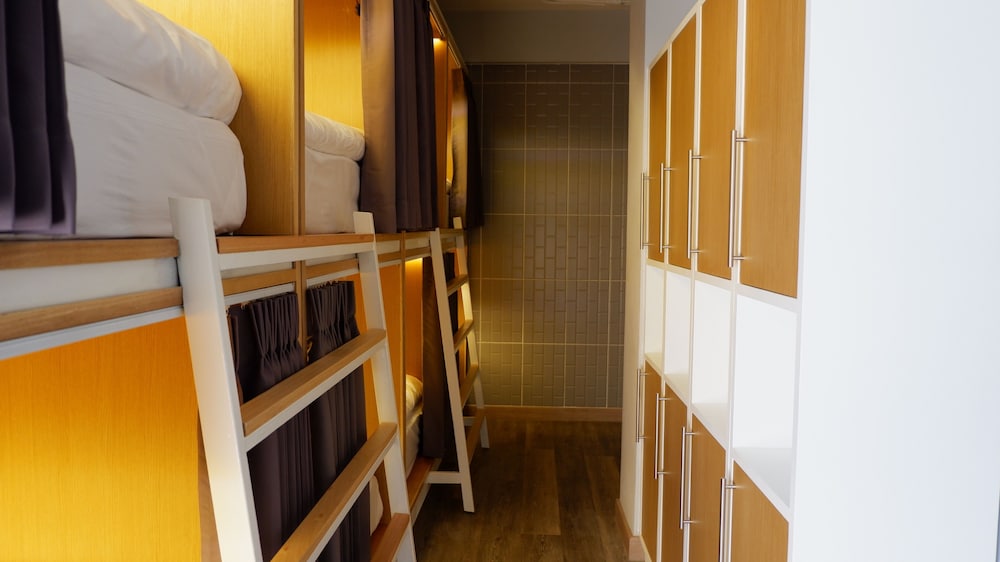 stay thapae hostel