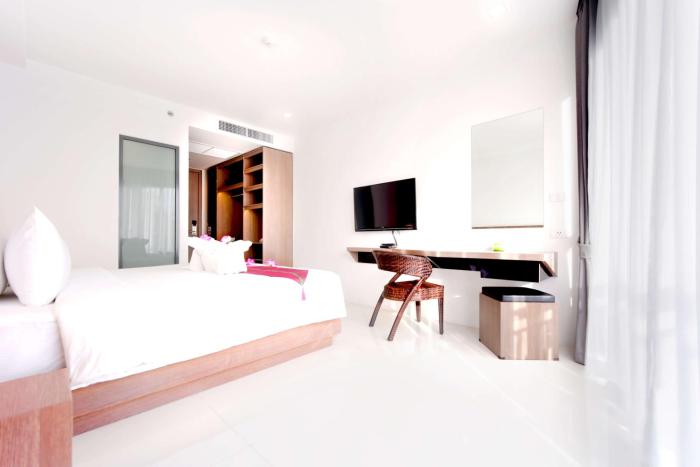 phoenix hotel karon beach