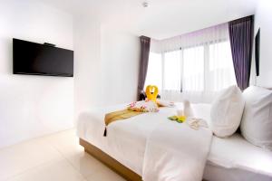 phoenix hotel karon beach