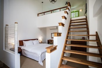 oasis hotel