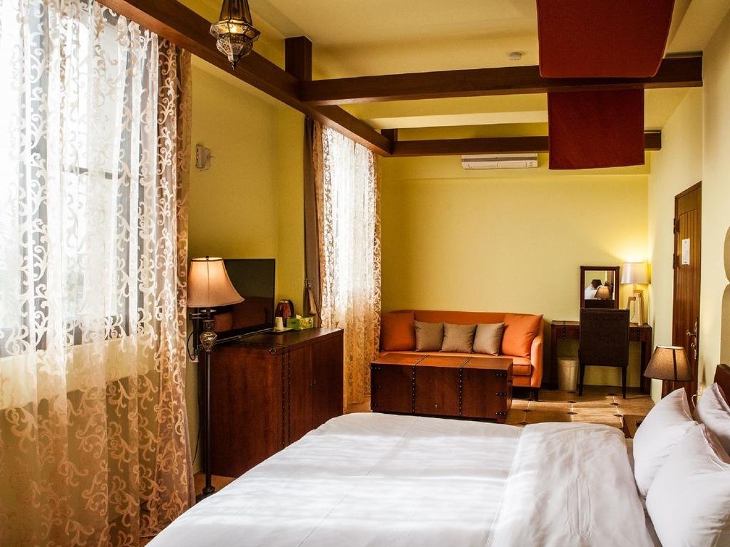 oasis hotel