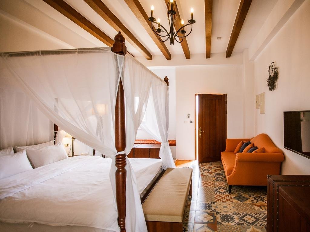 oasis hotel