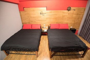 the laid back dragon lodge