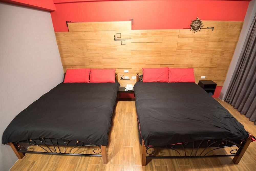 the laid back dragon lodge