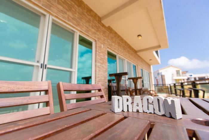 the laid back dragon lodge