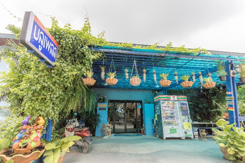 the blue place hotel dmk by zuzu