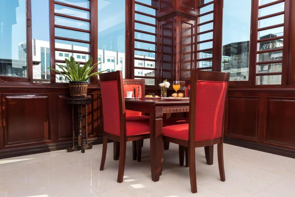 manorom chateau hotel