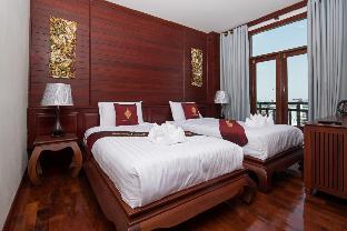 manorom chateau hotel