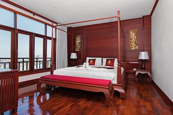 manorom chateau hotel