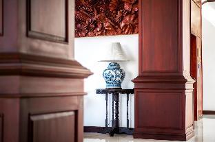 manorom chateau hotel