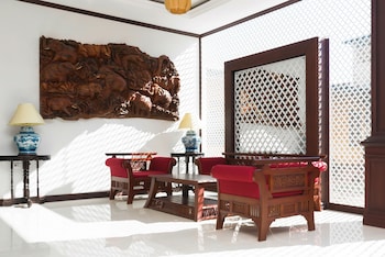 manorom chateau hotel