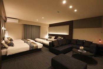 grand base hakata