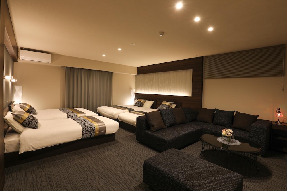 grand base hakata