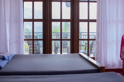 onil rock resort