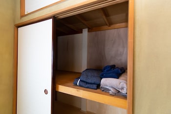 kagurazaka retro bar and hotel