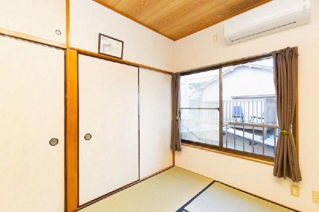 kagurazaka retro bar and hotel