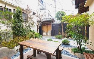 kagurazaka retro bar and hotel