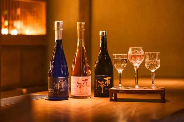 kagurazaka retro bar and hotel