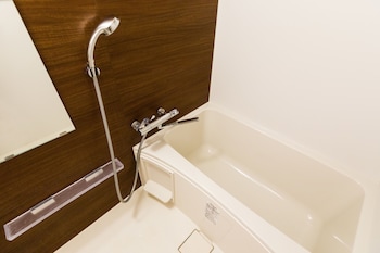 mr kinjo in asahibashi station square