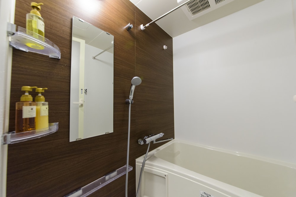 mr kinjo in asahibashi station square