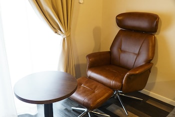 mr kinjo in asahibashi station square