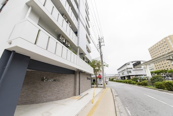 mr kinjo in asahibashi station square