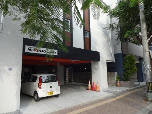 mr kinjo in asahibashi station square