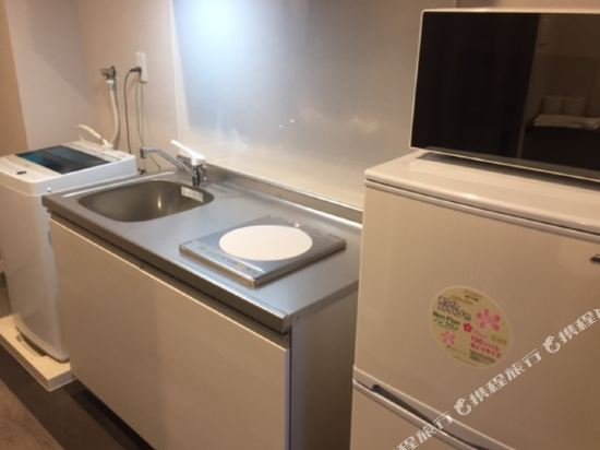 mr kinjo in asahibashi station square