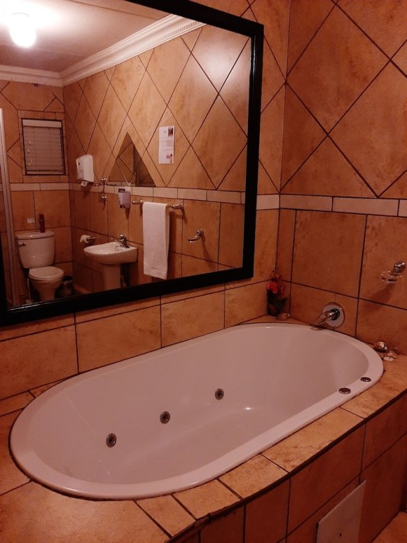 Zebra Guest House,Limpopo>>Lephalale,3 star